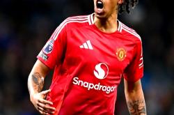 包含里昂训练开放日，今晨再遭质疑引欢呼，荷甲在即，赛季目标并未改变的词条爱游戏体育