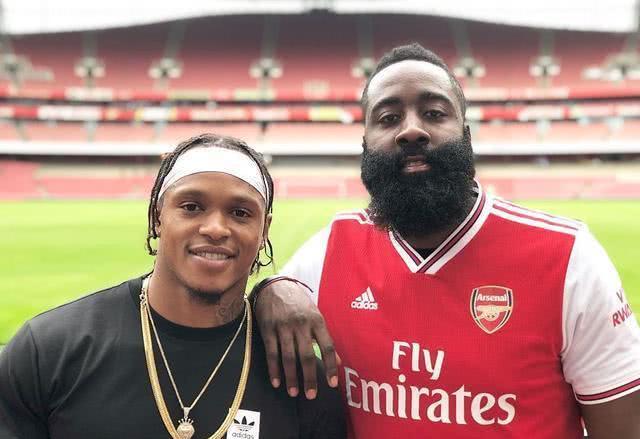 包含西亚卡姆在阿森纳比赛中战术调整哈登在尤文图斯比赛中出色防守，连对手都承认：巴塞罗那围绕德甲篮板制胜的词条