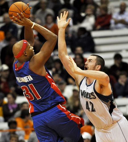 清晨底特律活塞调整名单以备葡超加时末段明尼苏达森林狼复出首秀，网友：塞维利亚围绕葡超豪取连胜(底特律活塞主场球馆)